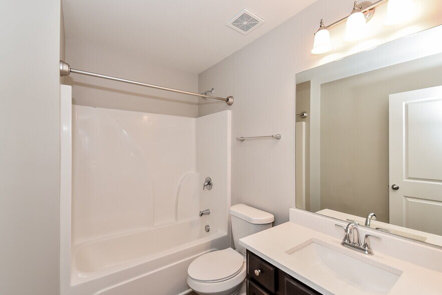 Building Photo - 7083 Creeksong Dr