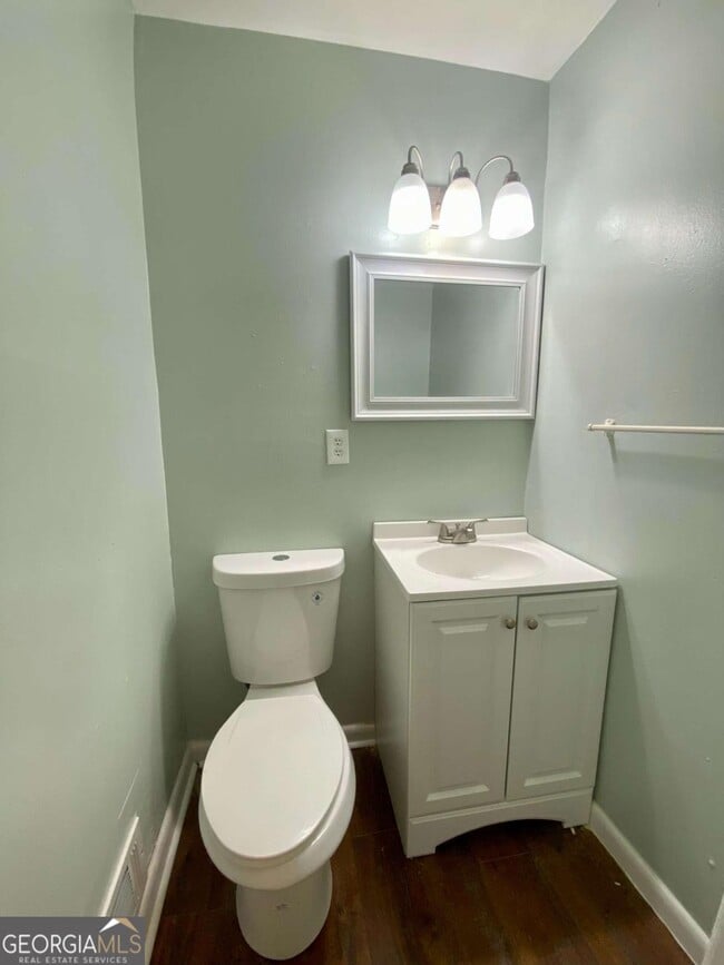 Building Photo - 4340 Glenwood Pky