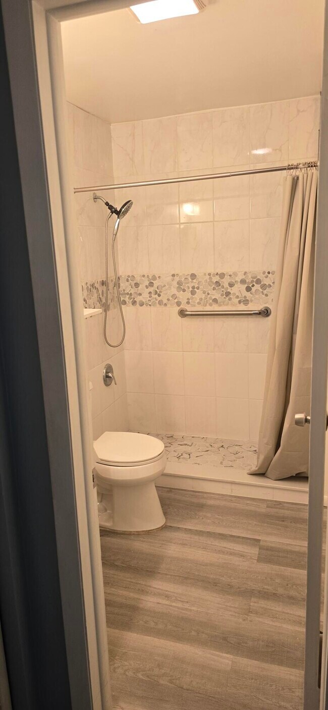 Building Photo - 300 Bonnie Blvd