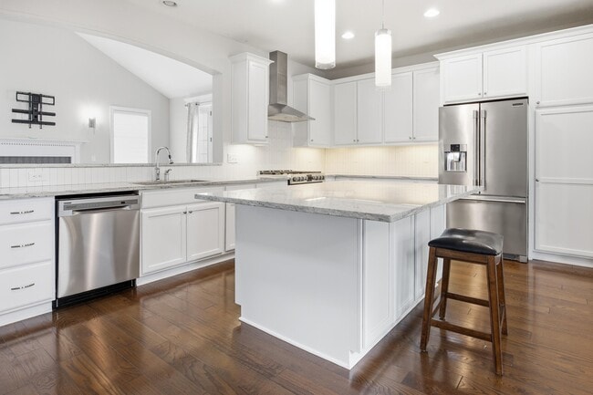 Building Photo - 8057 Pleasant Dr