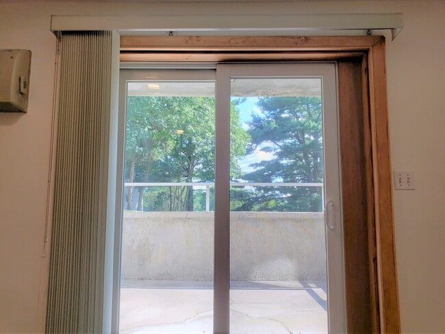 Building Photo - 33 Jacqueline Rd