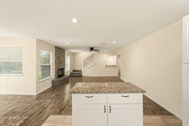 Building Photo - 718 Oder Ln