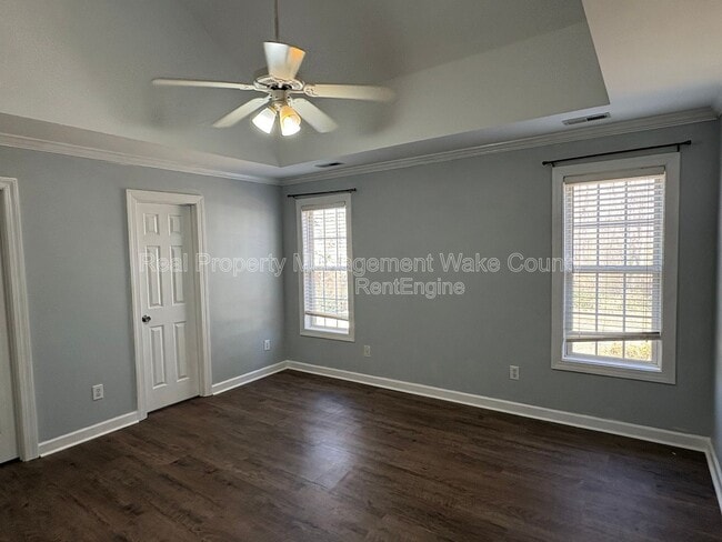 Building Photo - 828 Shackleton Rd