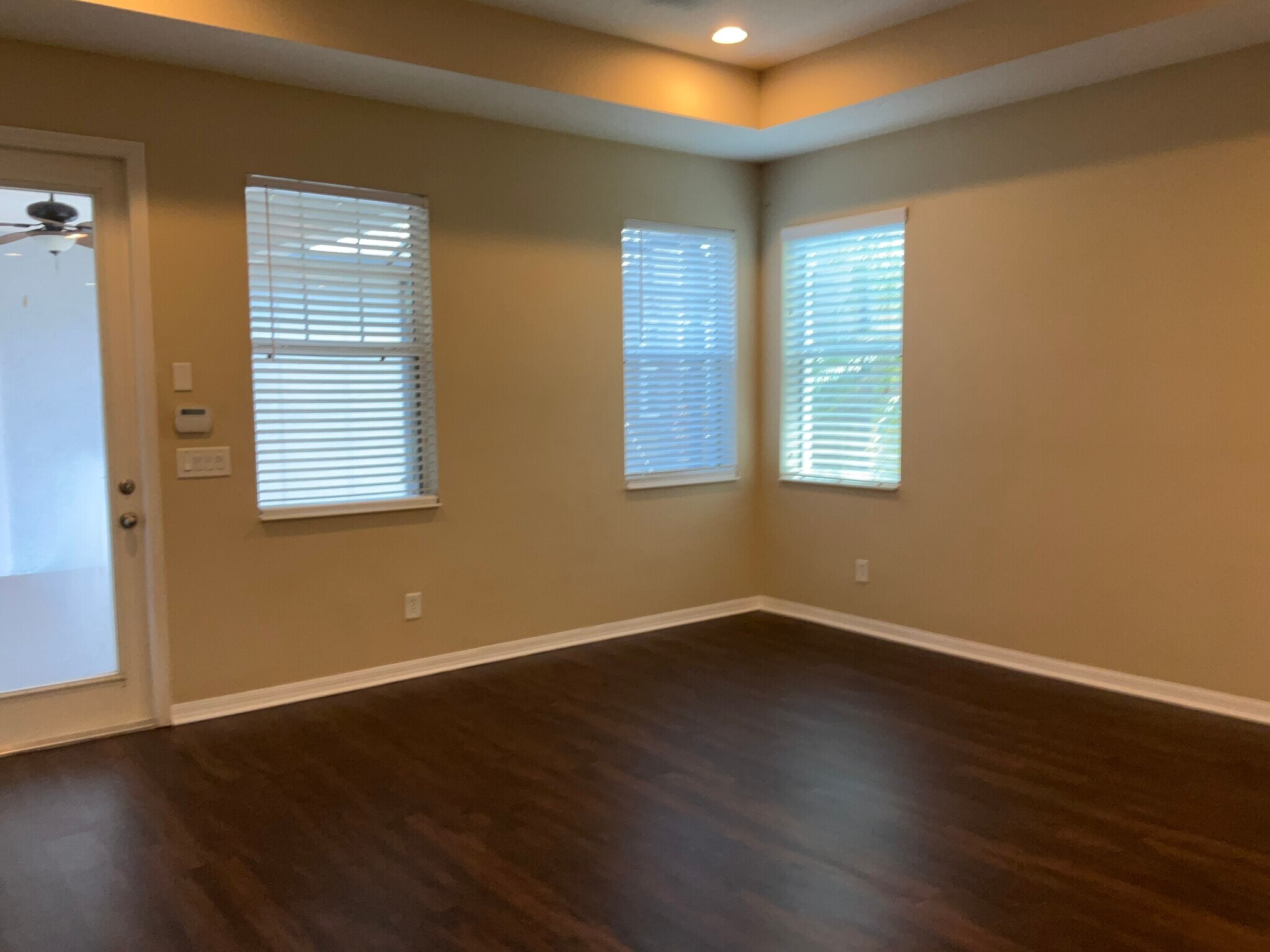 Building Photo - 16017 Loneoak View Dr