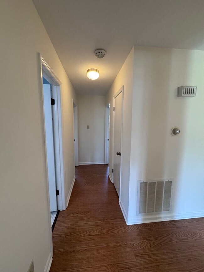 Building Photo - 1115 Briar Creek Rd