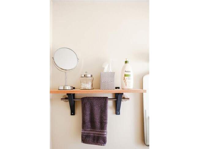 Building Photo - 521 5th Ave SE