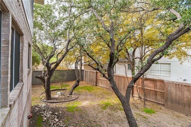 Building Photo - 10608 Sun Tree Cove