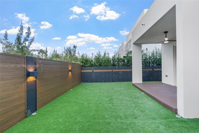 Building Photo - 10373 NW 68th Terrace