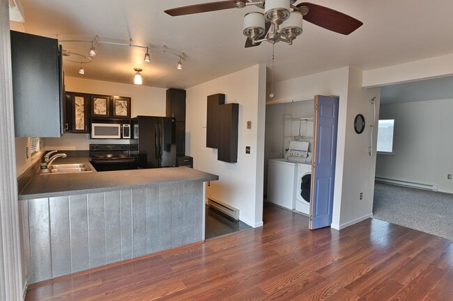 Building Photo - Townhouse in Highspire
