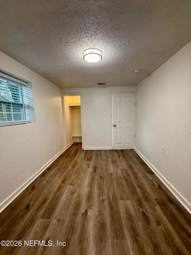 Building Photo - 9554 Ridge Blvd