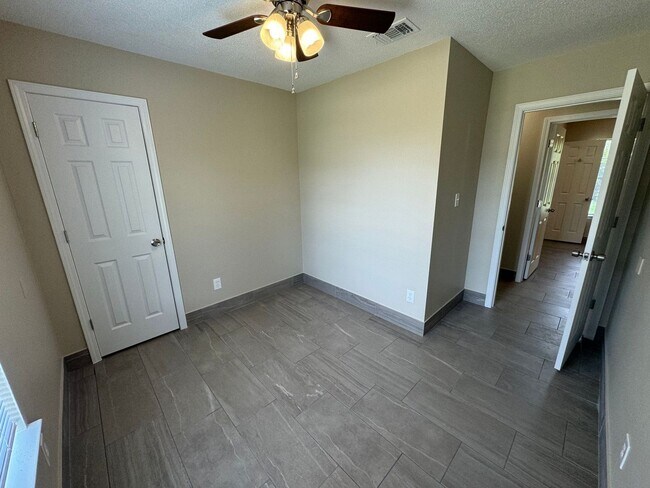 Building Photo - Pensacola - Carlisle - 3 Bedroom, 2 Bathroom
