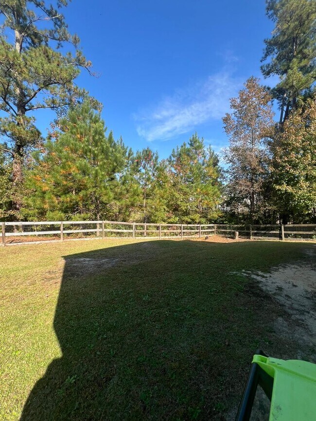 Building Photo - LAKE FOREST VILLAGE