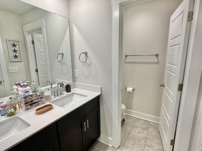 Building Photo - 44 Beachley Pl
