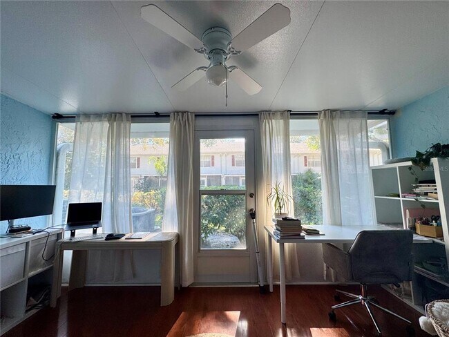 Building Photo - 5169 Lazy Oaks Dr