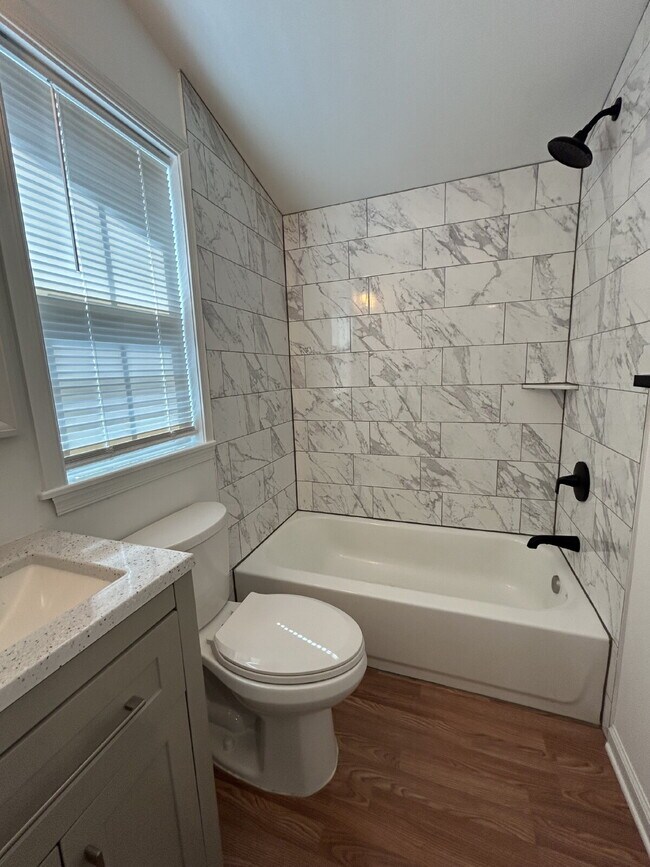 Building Photo - Newly Renovated 3-Bedroom, 2-Bath Home with Spacious Deck & Large Yard