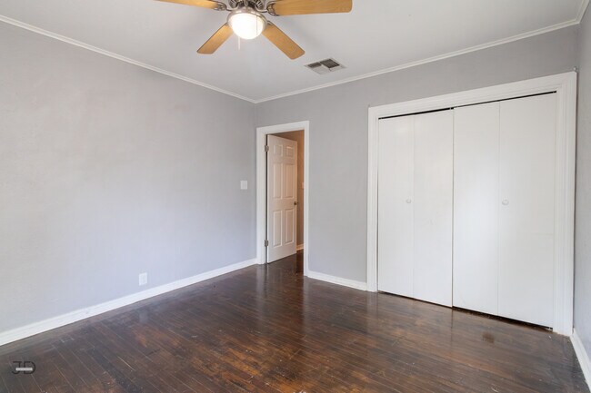 Building Photo - 1611 Garfield St