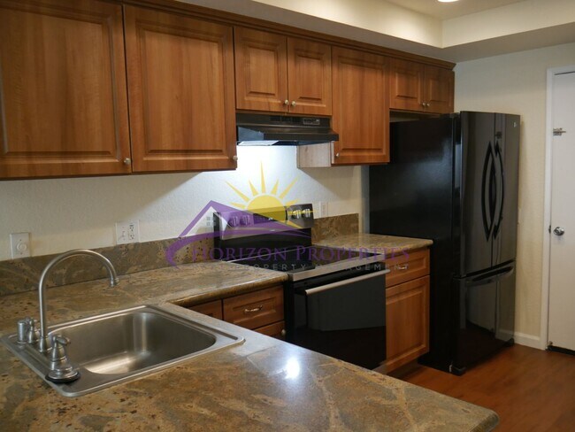 Building Photo - 1 Bed 1 Bath 682 sq ft. Condo in Foothill Farms