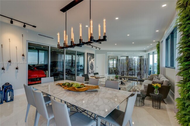 Building Photo - 18555 Collins Ave