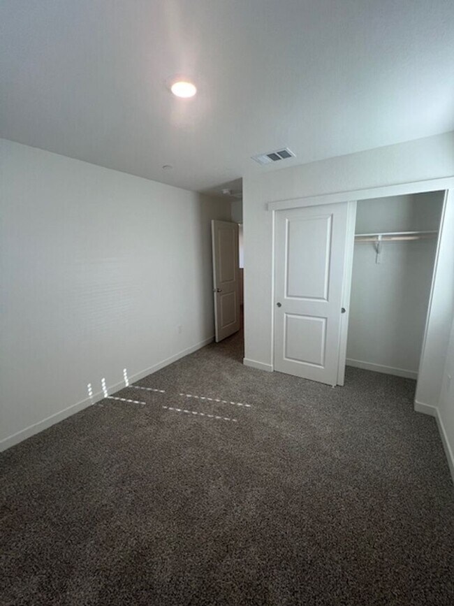 Building Photo - Brand New DR Horton Solar Smart Home with 4 Bedrooms.