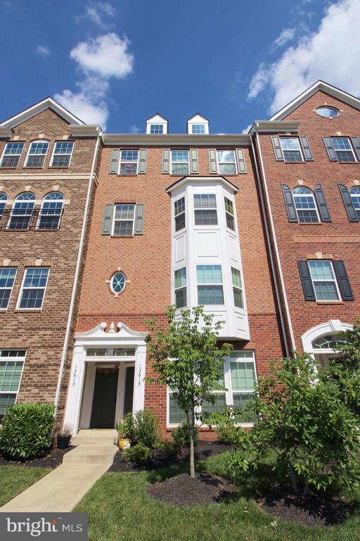 Building Photo - 13615 Air and Space Museum Pkwy