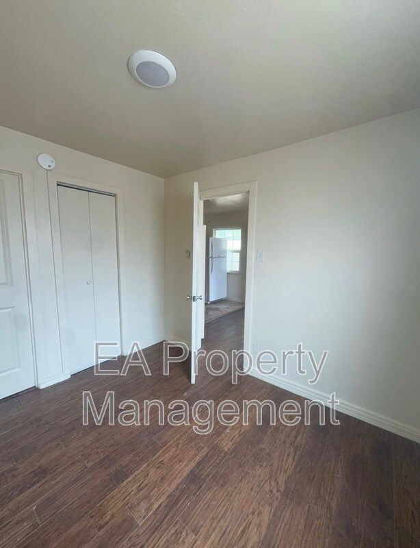 Building Photo - 529 Alvarado Dr SE
