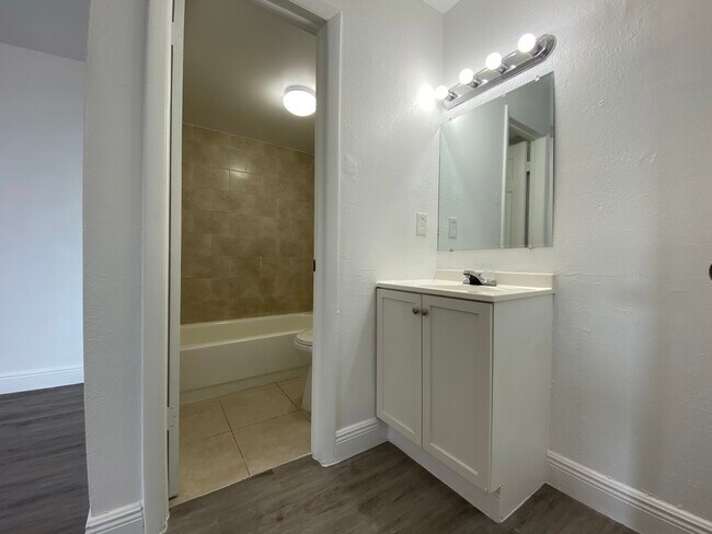 Building Photo - 19851 SW 114th Ave