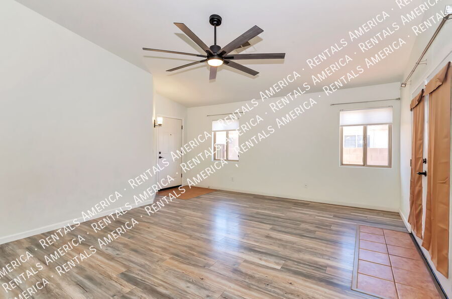 Building Photo - 4976 W Rosebay Dr