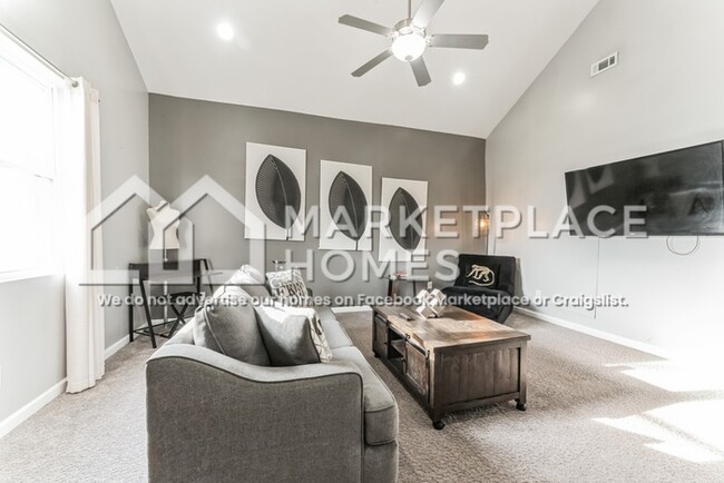 Building Photo - 1917 N College Ave