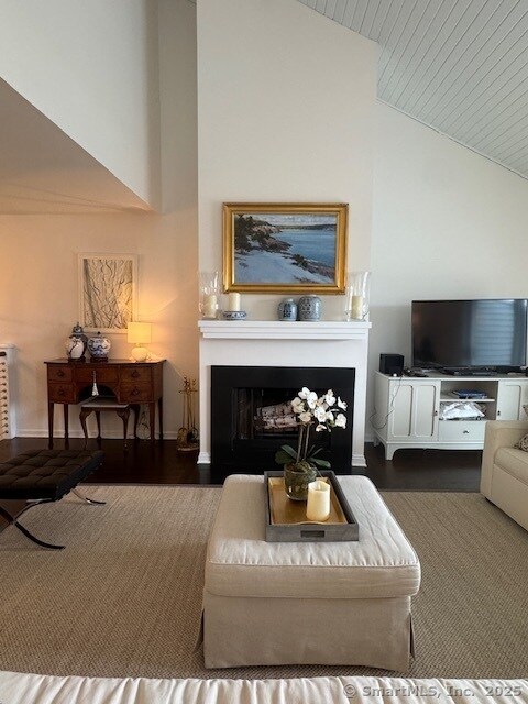 Building Photo - 1 Island Dr