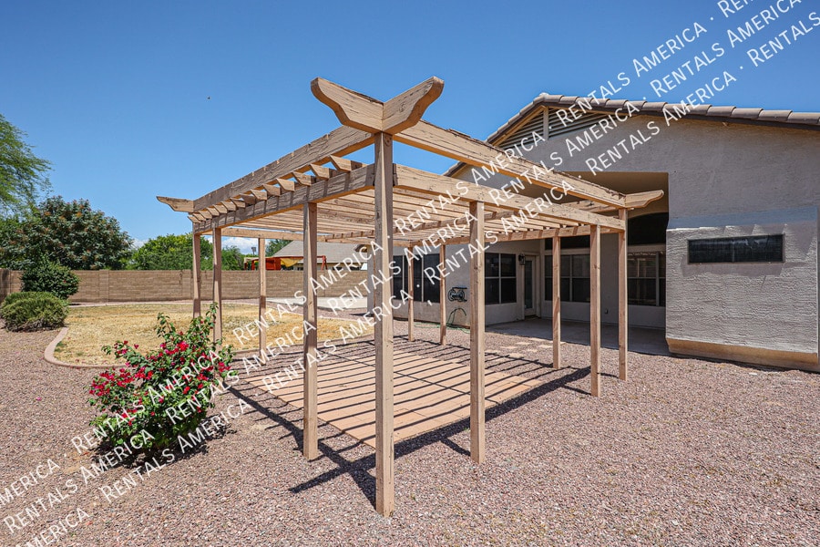 Building Photo - 2276 S Bahama Dr