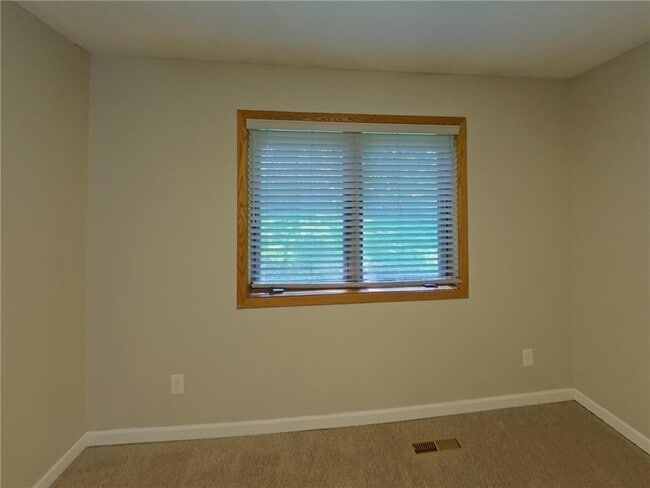 Building Photo - 17311 Sunset Trail SW