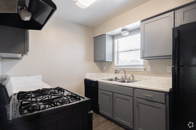 2BR, 2BA - 990SF - Aero On Upper Bay