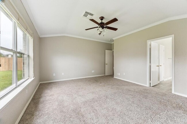 Building Photo - 7901 Fallen Oak Ln
