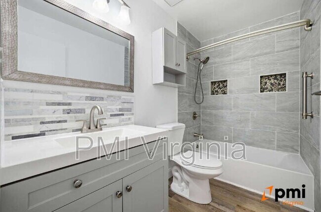 Building Photo - 1143 Clear Springs Rd