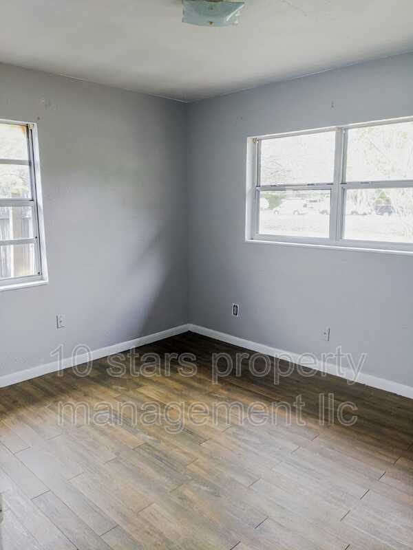 Building Photo - 6900-6916 16th St N