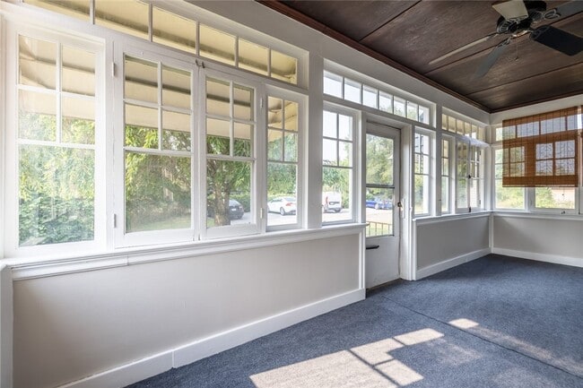 Building Photo - 757 Holt Rd