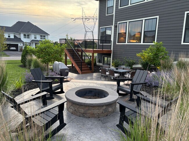 Building Photo - Absolutely stunning woodbury property for lease!