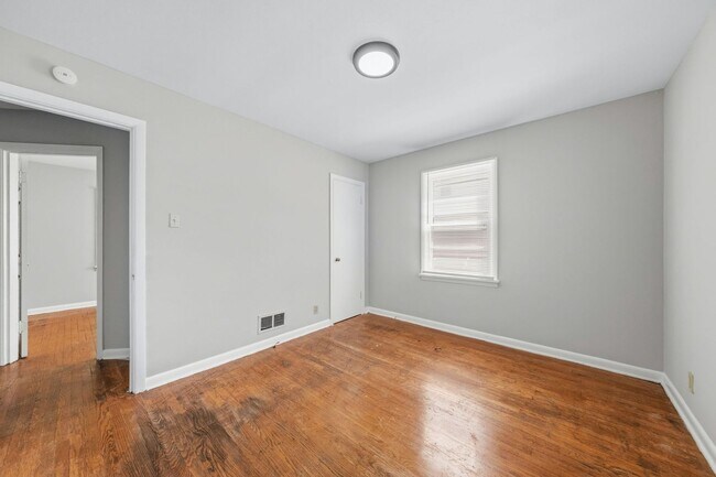 Building Photo - 8515 Jenny Dr