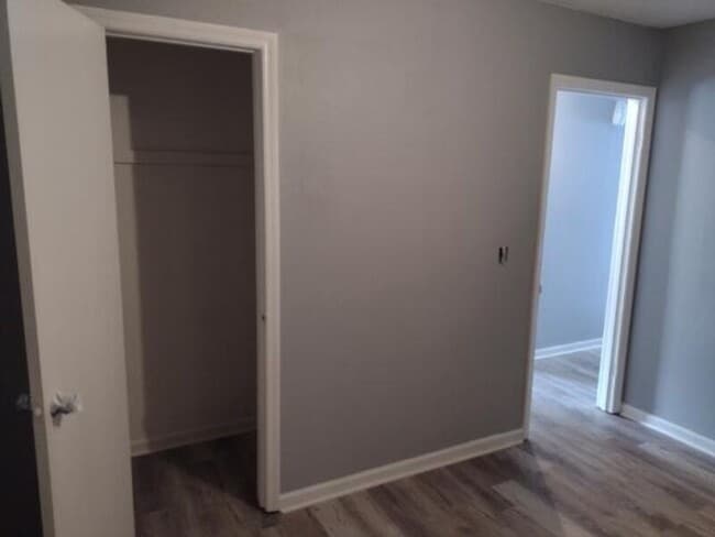 Building Photo - 124 Langley Dr