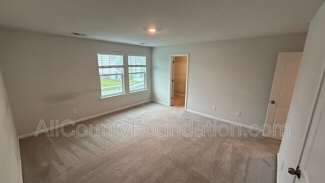 Building Photo - 104 Whisper Dr