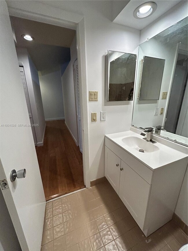 Building Photo - 6857 SW 36th Ct