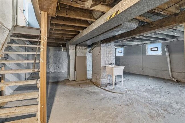 Building Photo - 710 Catherine St