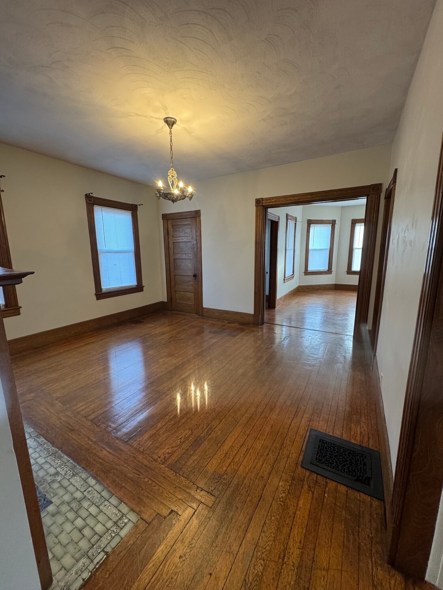 Building Photo - 21 Lafayette St