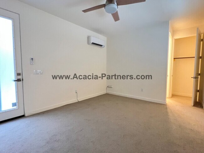 Building Photo - Four Bedroom Home in the Gated Sam Hughes neighborhood.