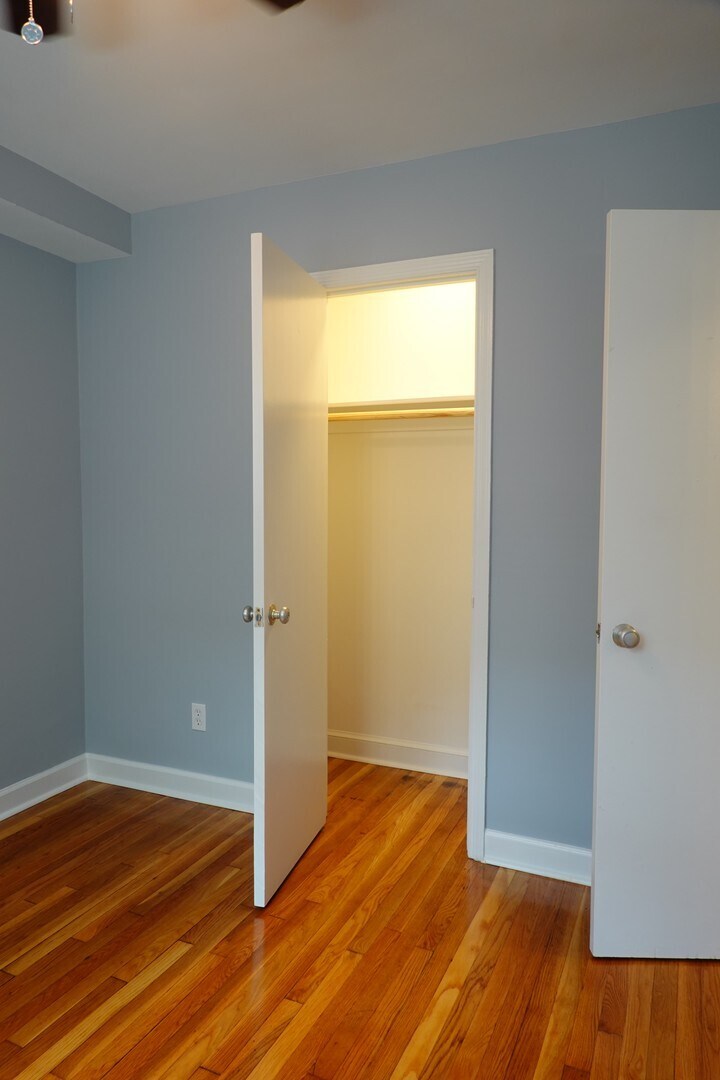 Building Photo - 8713 Plymouth St