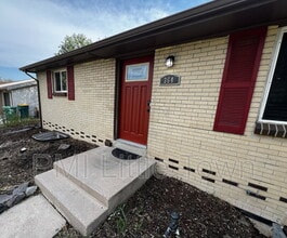 Building Photo - 364 S Salem St