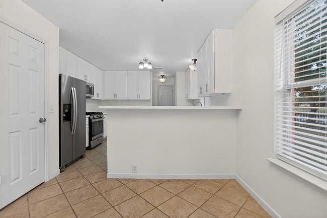 Building Photo - 17627 S Summit Canyon Dr