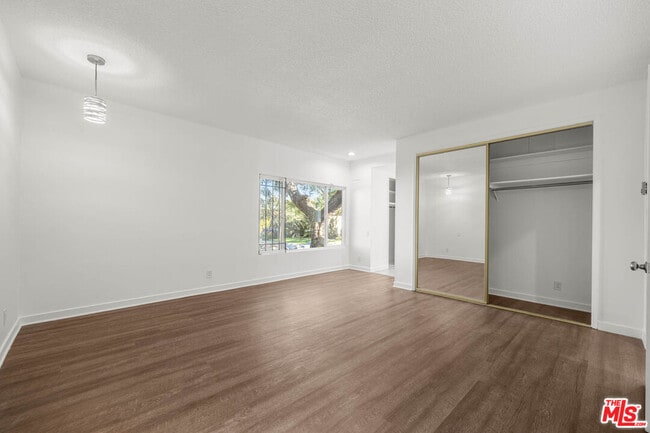 Building Photo - 8704 Gregory Wy