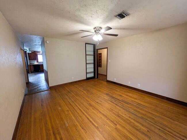 Building Photo - 770 Peyton Dr