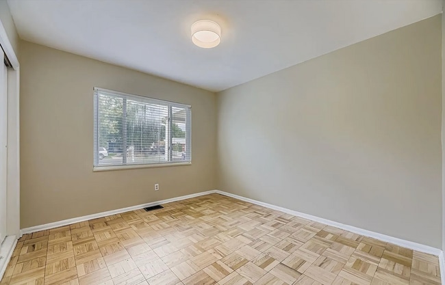 Building Photo - 3040 S Forest St